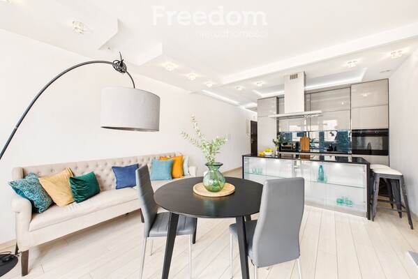 Elbląg FREEDOM NIERUCHOMOŚCISprzedam mieszkanie - Elbląg, Stary Rynek. ApartamentPrezentowana nieruchomość to