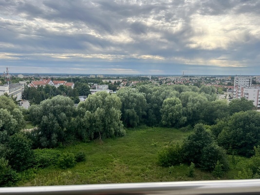 Elbląg Mieszkanie 45 m² – Salon z aneksem + sypialnia Dostępne miejsce w hali garażowej!Wyposażona kuchnia
