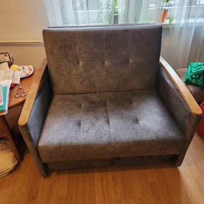 Elbląg Fotel do spania amerykanka z pojemnikiem na pościel. Używany przez 1 miesiąc. Szerokość spania 90 cm. Kolor