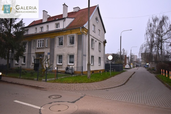 Elbląg GALERIA NIERUCHOMOŚCIZ pasji i miłości do nieruchomościNa sprzedaż: Trzy pokojowe mieszkanie na parterze z