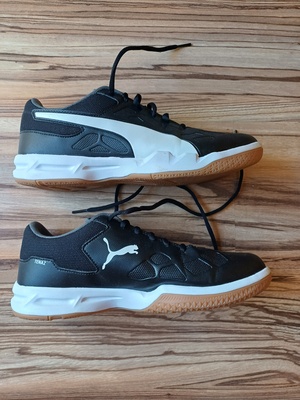 Elbląg PUMA Tenaz halówki rozmiar 40.5 Długość wkładki 26 cm stan doskonały unisex skóra ekologiczna
