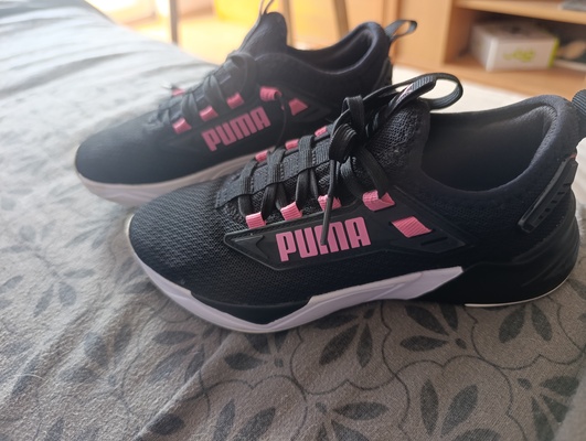 Elbląg Witam sprzedam dwa razy noszone adidasy dla dziewczynki rozmiar 33 wkładka 20 cm. .. .Cena 100 zł do negocjacji 🙂