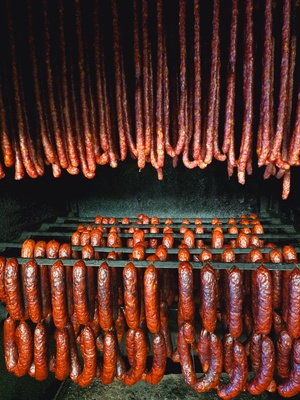 Elbląg 🔪 Zatrudnię Rzeźnika/Majstra do zakładu produkującego wędliny tradycyjne! 🍖Krojenie mięsa,