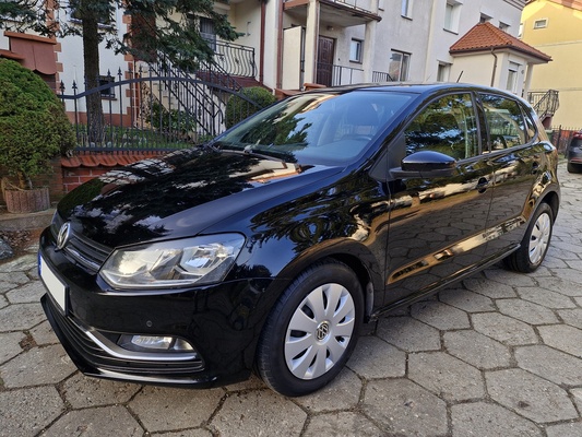 Elbląg VW PoloBenzyna2017KlimatyzacjaCzujniki parkowania4 x Elektryczne szybyKupiony w Polskim Salonie