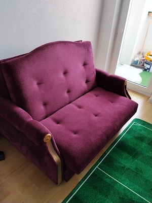 Elbląg Sprzedam amerykankę. Rozkładana z funkcją spania i możliwością przechowywania pościeli. Stan bardzo dobry.