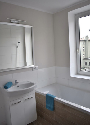 Elbląg Wynajmę mieszkanie od zaraz:- dwa pokoje&nbsp; - umeblowane- centrum miasta&nbsp; &nbsp; &nbsp; 