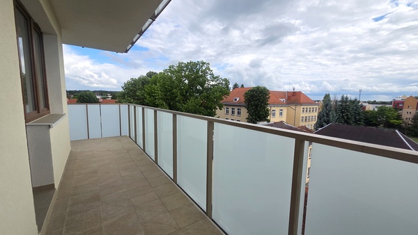 Elbląg KWADRAT NIERUCHOMOŚCI3 pokoje, 70,4 m2III piętro, windabalkon 13,48 m2stan deweloperski, do wykończeniaw cenie
