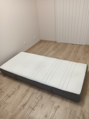 Elbląg Sprzedam materac IKEA HOVAG 90x200 cm, sprężyny kieszeniowe, grubość materaca 24 cm po obydwu stronach uchwyty do