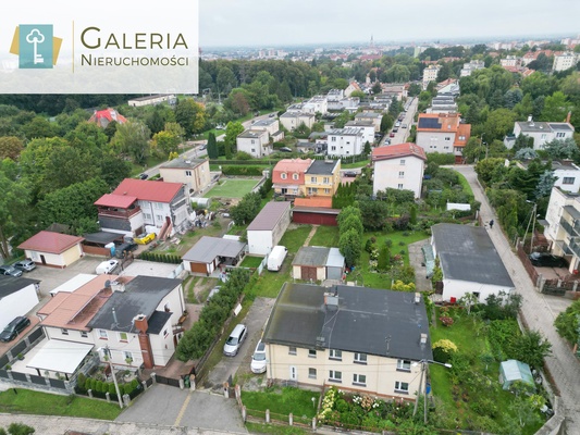 Elbląg GALERIA NIERUCHOMOŚCIZ pasji i miłości do nieruchomościNa sprzedaż: Dom w zabudowie bliźniaczejul.