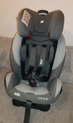 Elbląg Fotelik samochodowy Joie Every Stage dla dzieci o wadze od 9 do 36 kg. Używany przez 1 dziecko. Brak isofix.