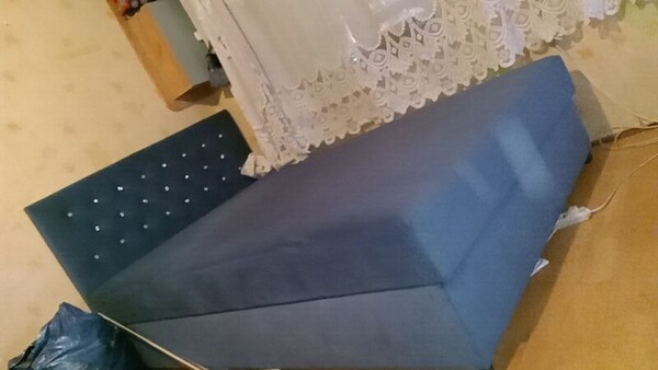 Elbląg Witam sprzedam łóżko do sypialni jednoczęściowe rozmiar 140 na 200 łóżko jest zadbane bez dziur i plam oraz