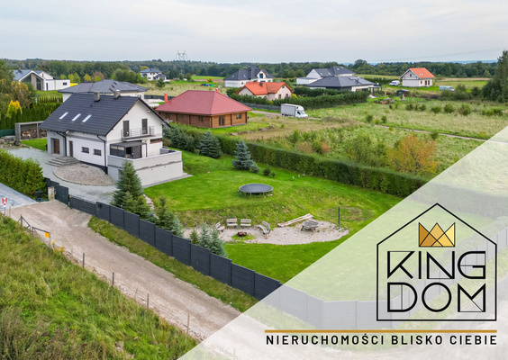 Elbląg KINGDOM NIERUCHOMOŚCI BLISKO CIEBIE WOLNOSTOJĄCY DOM JEDNORODZINNY Z GARAŻEM PRZESTRONNA DZIAŁKA 1872 M2/ GOTOWY