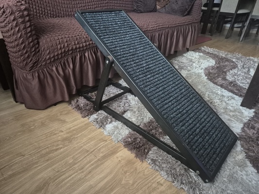 Elbląg Sprzedam regulowaną 3 stopniową rampę dla psa. Wymiary rampy:  długość 102cm, szerokość 35cm, wysokość po