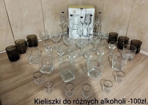 Elbląg Nieużywane szkło do użytku domowego, zestaw za kawę mieloną Jacobs Kronung 2x500 g.