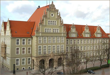 Elbląg DYREKTOR SĄDU OKRĘGOWEGO W ELBLĄGU&nbsp;ogłasza konkurs&nbsp;na 1 wolne stanowisko urzędnicze - SPECJALISTA