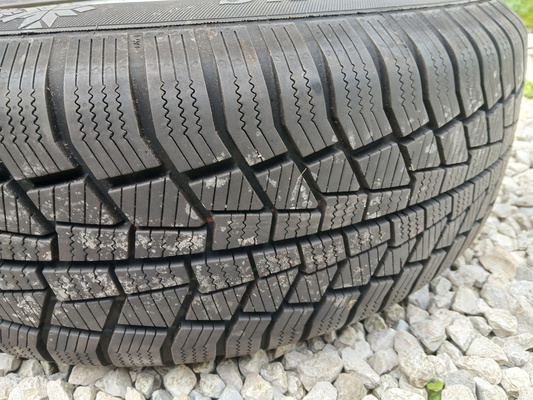Elbląg Opony zimowe 215/65 R16 na felgach stalowych Dacia Duster