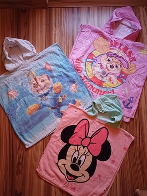 Elbląg 3x Ręcznik dziecięcy kąpielowy plażowy z kapturem 10 zł sztuka wymiary ok. 58 na 55