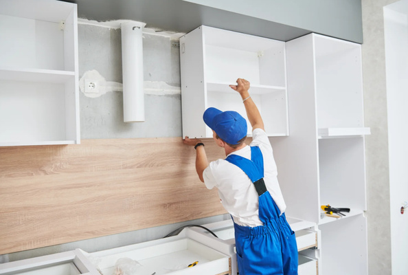 Elbląg 🔧 Zatrudnimy montera mebli na wymiar – tylko osoby z doświadczeniem 🔧Dołącz do