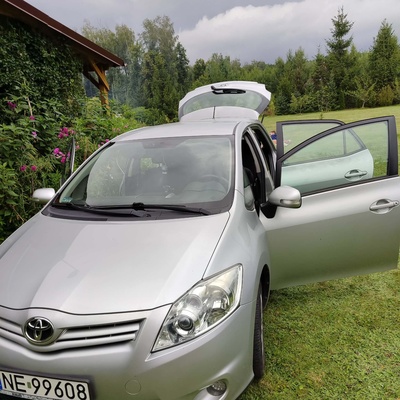 Elbląg Sprzedam Toyota Auris rok prod. 2013 z niskim przebiegiem 132500 km salonowa bezwypadkowa pierwszy właściciel.