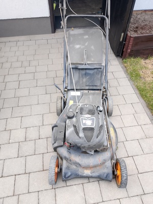 Elbląg Sprzedam kosiarkę spalinową na chodzie 
Cena 130zł