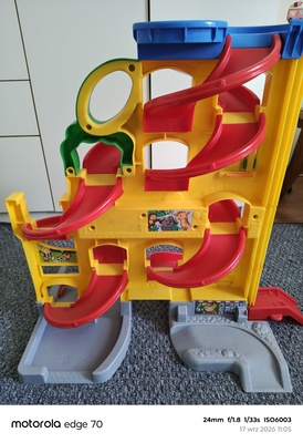 Elbląg Sprzedam dużą zjeżdżalnię dla autem Fischer price. Stan bardzo dobry. Odbiór osobisty