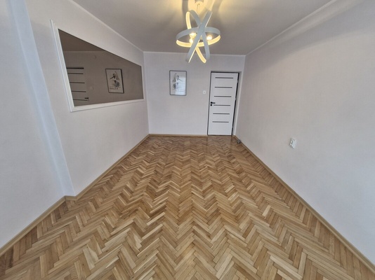 Elbląg BEZPOŚREDNIO! Gotowe do zamieszkania, 2-pokojowe mieszkanie z prywatnym parkingiem i balkonem tuż przy