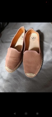 Elbląg Sprzedam buty espadryle damskie. Rozmiar pasuje na 38.Stan bardzo dobry. Kontakt sms