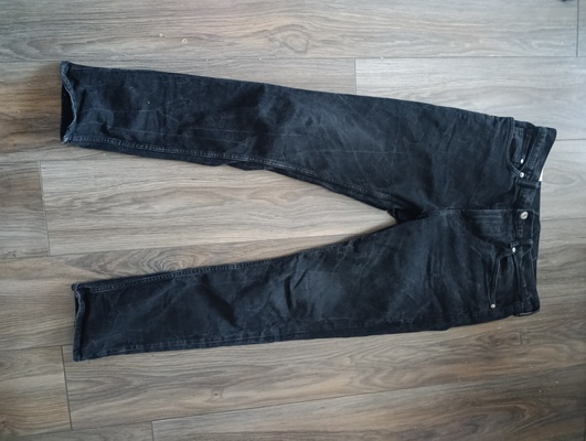 Elbląg Sprzedam czarne spodnie proste męskie. Stan bardzo dobry. Rozmiar L 34/32 kontakt sms