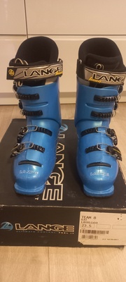 Elbląg BUTY NARCIARSKIE LANGE rozmiar 24,5 długość wkładki 23,5 cm cena 130 PLN
Kask WANABEE rozmiar M obwód głowy