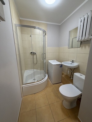 Elbląg Kawalerka z oddzielną kuchniąOgrzewanie i ciepła woda z miastaMieszkanie umeblowane i odświeżoneOsiedle Nad