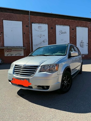 Elbląg Sprzedam Chrysler T&C 4.0 189 kW z 2010 r. z gazem-2 butle po
41 l.
Samochód do poprawek lakierniczych, brak