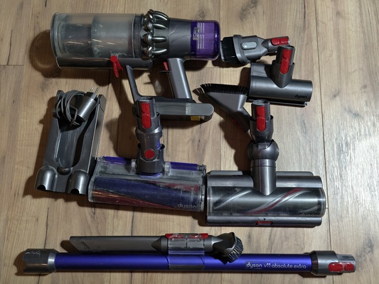 Elbląg Odkurzacz Dyson v11 absolute extra, uszkodzony, nie ładuje się i nie reaguje na naciśnięcie przycisku do zmiany