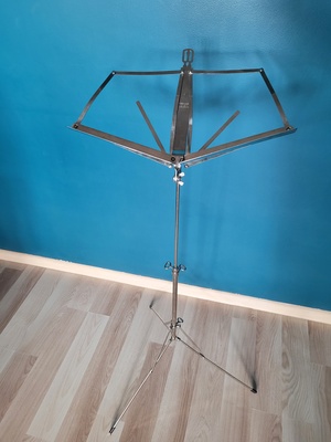 Elbląg Sprzedam pulpit do nut. Producent Wittnetr. Używany. Stan dobry.