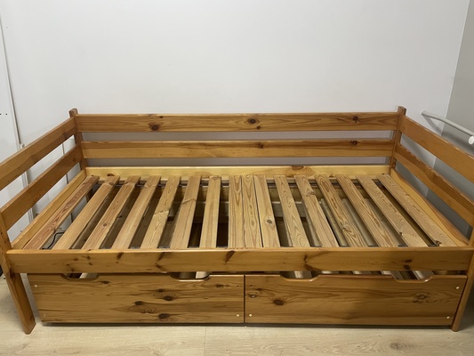 Elbląg oddam w dobre rece łozko dla dwojga dzieci, wysuwane, drewniane, widoczne uzytkowanie. wszystkie wymiary na