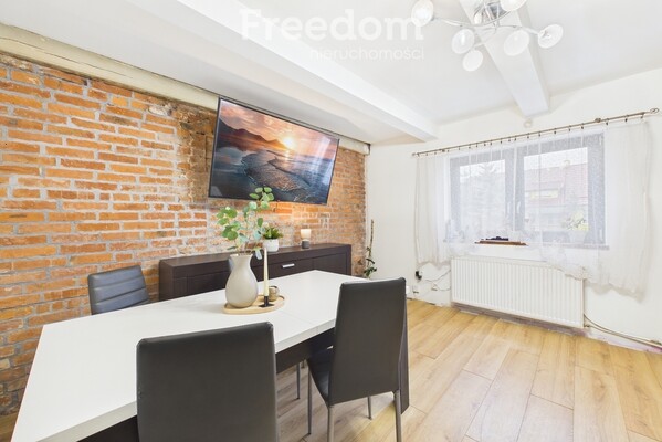 Elbląg FREEDOM NIERUCHOMOŚCISprzedam dom - Rakowe pole.&nbsp;Dom oferuje funkcjonalny układ pomieszczeń na parterze