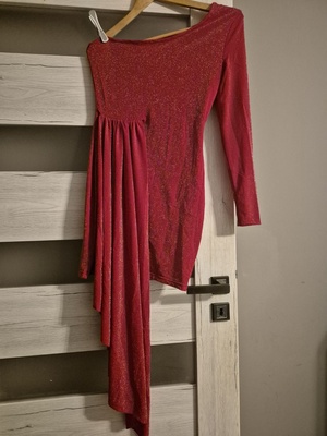 Elbląg Nowa mieniąca elastyczna czerwona sukienka - rozm.36.
Polecam!