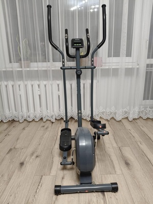 Elbląg Sprzedam orbitrek magnetyczny Zipro. Sprzęt w bardzo dobrym stanie technicznym. Idealny do treningów w domu.