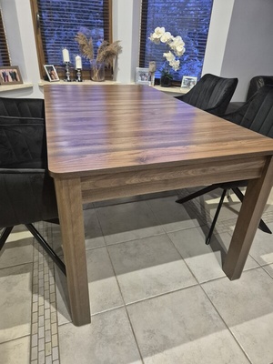 Elbląg Sprzedam stol rozkladany w kolorze orzech. Wymiary 160- 210 x 90 wysokość 74.Mam jeszcze dodatkowa wkładkę o