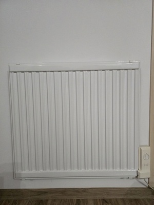 Elbląg Sprzedam&nbsp; Grzejniki Olejowe - płaskie z uchwytami na ścianę lub podstawki podłogowe.1 sztuka 1500W z