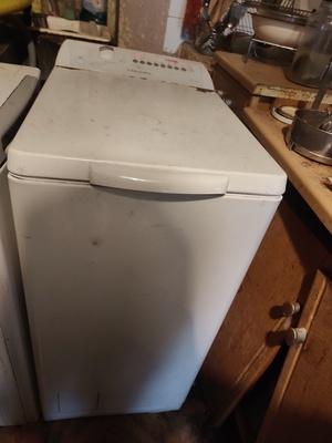 Elbląg Sprzedam pralkę Electrolux. .. EWT 1250 sprawna. .. trochę rdzy na klapie. .. wkład od góry. .. Na pewno