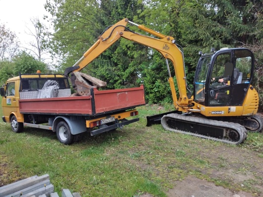 Elbląg Oferuję Usługi Transportowe Auto Lawetą, Koparką JCB 6 Ton 8052 oraz Wywrotką 3.5T. Usługa Transportowa