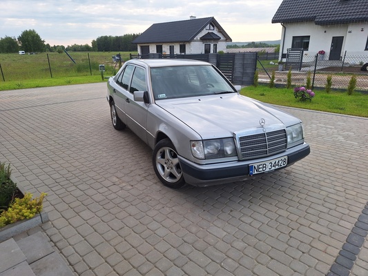 Elbląg Sprzedam samochód Mercedes W124.Auto w moim posiadaniu od 2015 roku, przejechalem nim prawie 200 tys. km. Do