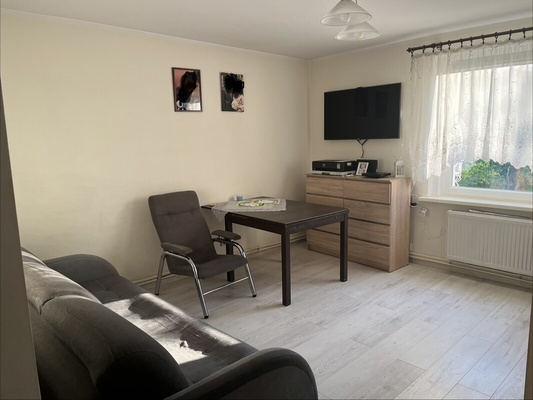 Elbląg Sprzedam 2 pokojowe mieszkanie o powierzchni ok 40m2 położone przy ulicy Wiejskiej w Elblągu.