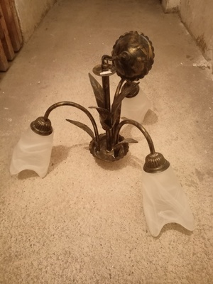 Elbląg Sprzedam żyrandol na 3 żarówki