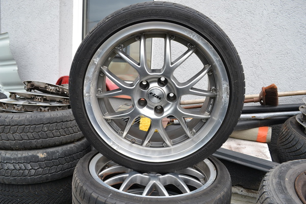 Elbląg FELGI - ALUMINIOWE - 18 z OPONAMI - 225/40/18r4- sztjeździły w MAZDA - 6,ROZSTAW ŚRUB = 5 X 114,3  cena za