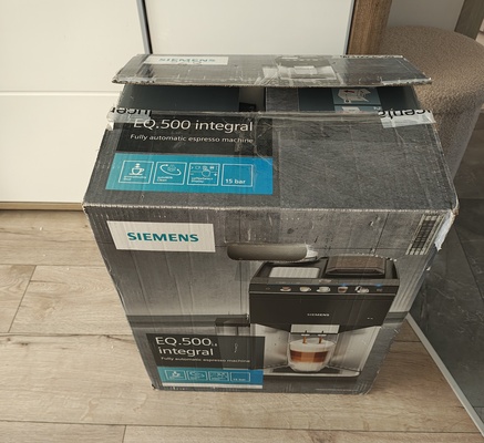 Elbląg Sprzedam roczny Ekspres do kawy  Siemens EQ500 integral.
Ekspres jest w bardzo dobrym stanie jakiś czas temu