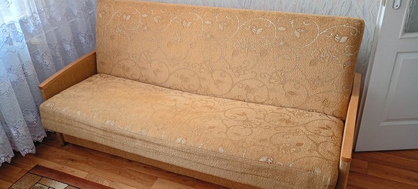 Elbląg -mam do sprzedania wersalkę składaną 
-miejsce na pościel
-ogólny stan, dobry
-cena do negocjacji