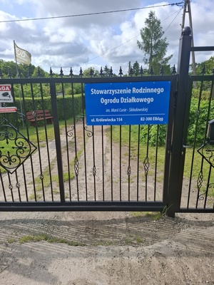 Elbląg Sprzedam działkę owocowo-warzywną.   Na działce znajduje się altana murowana, prąd, woda spożywcza. Oprócz
