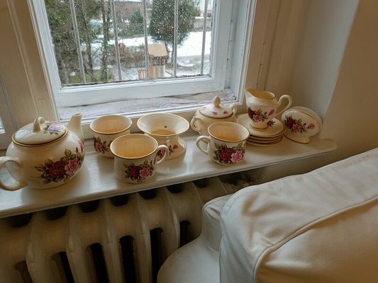 Elbląg SOSJERKA PORCELANOWA POLSKA SYGNOWANA. 
CHODZIEŻ  35
I INNE RZECZY PONIŻEJ > FOTKI    KUBKI, KAŁAMARZ,
