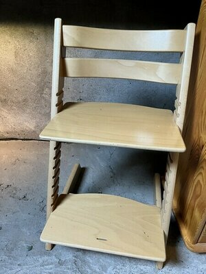 Elbląg Sprzedam rewelacyjne krzesło dla dzieci firmy STOKKE !Stan BDBKrzesełko regulowane na wysokość (można